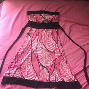 Sleeveless pink tropical dress